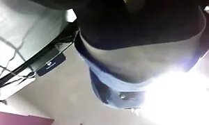 Upskirt, emana ennen ...